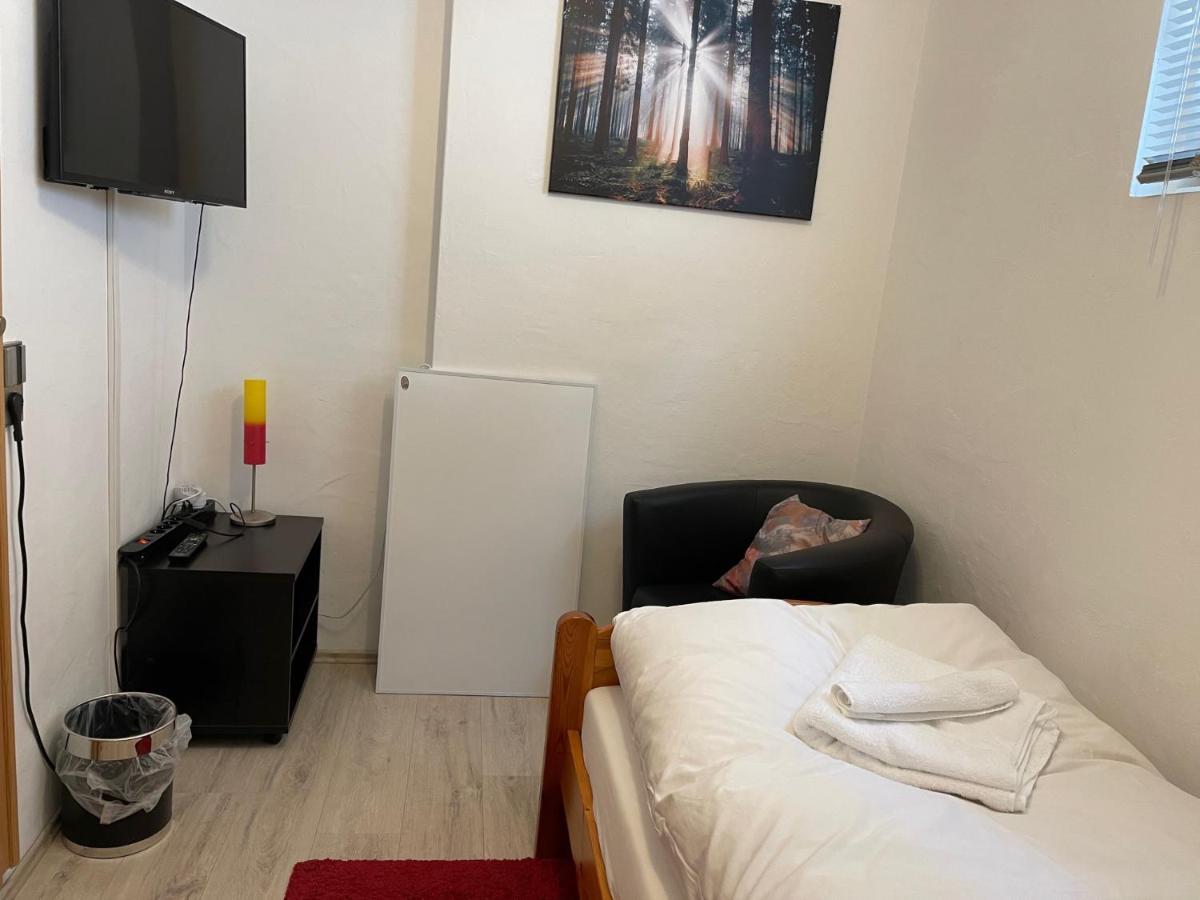 94 - Private Rooms Eichenau Экстерьер фото