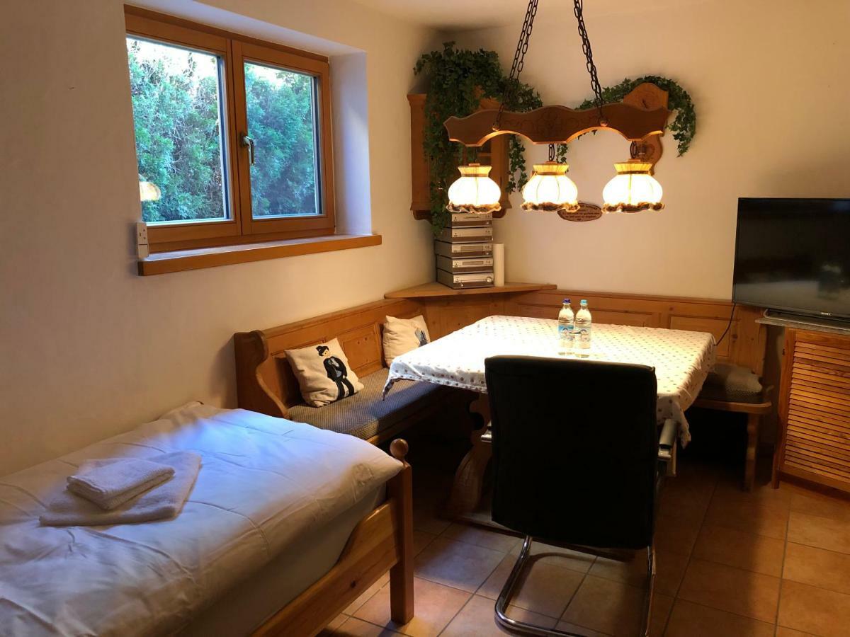 94 - Private Rooms Eichenau Экстерьер фото